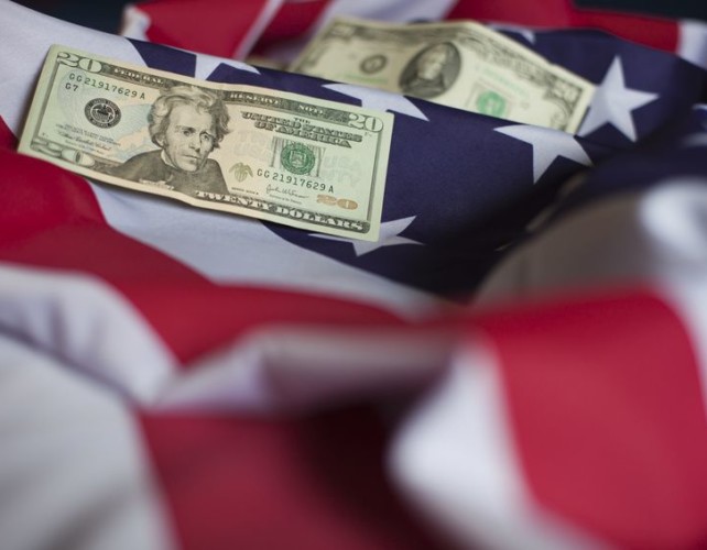 Dollar retreates despite Powell’s affirmation for gradual rate hikes